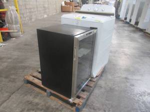lot 226 image: WHOLESALE MIXED PALLET OF BEVERAGE COOLER AND DRYER