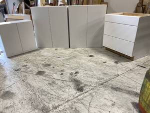 7 WHITE KITCHEN CABINETS