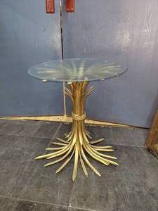 lot 21 image: Hollywood Regency Mid-Century Gold Gilt Sheaf of Wheat Table