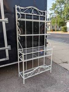 lot 54 image: White Metal Potting Stand or Bakers Rack