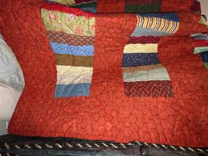 lot 39 image: Quilts of Valor Foundation Handmade Quilt, Gorgeous