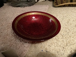 lot 134 image: Maddux Of California Tidbit Tray Lettuce & Ruby Red Serving Bowl