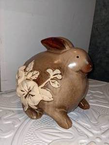 lot 139 image: Pottery Pie Plate and 2 Rabbit Statues