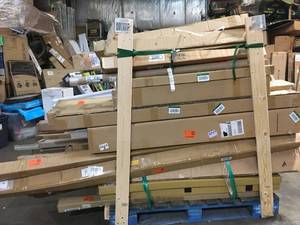 lot 1 image: Mix  and assorted blinds vaious sizes and conditions Customer Returns