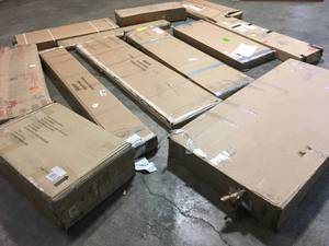 lot 18 image: PALLET WITH ASSORTED FURNITURE S CUSTOMER RETURNS SEE PICS NO TESTED O INSPECTCION UNITS