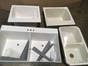 lot 24 image: Lot of 4 Kitchen sinks Various sizes, Conditions Customer Returns see all pictures