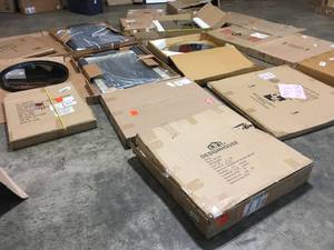 lot 29 image: Lot of Mirrors Various sizes various conditions Customer Returns See Pictures