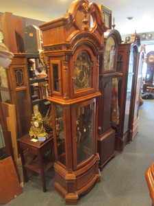 lot 106 image: RIDGEWAY GRANDFATHER CLOCK LOADED WITH FEATURES