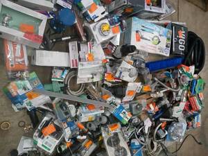 Big Lot of hardware and plumbing Various sizes various conditions Various models Customer Returns See Pictures