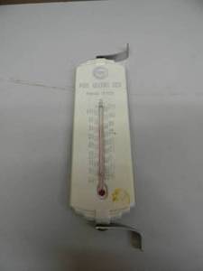 lot 15 image: VINTAGE PURE HEATING OILS THERMOMETER WITH MOUNTING BRACKETS - NICE - APPROX 8 BY 2.5 - SEE PICTURES