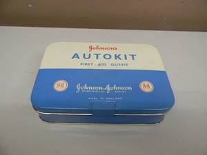 lot 29 image: VINTAGE JOHNSONS AUTO KIT FIRST - AID OUTFIT (COMPLETE) - SEE PICTURES