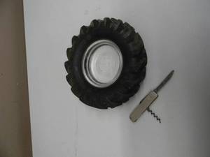lot 41 image: VINTAGE UNITED STATES RUBBER CO. RUBBER TIRE ASHTRAY & UNITED STATES RUBBER CO. POCKET KNIFE CORK SCREW - GREAT SET - SEE PICTURES