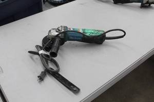 Makita 9564PC 4-12 Grinder