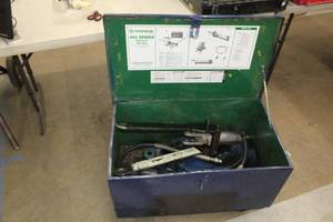 Greenlee No. 882 Fliptop Hydraulic Bender for 1-14, 1-12, 2  with Metal Case