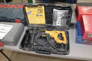 DeWalt D25203 SDS Rotary Hammer 1 Steel Drilling 12  with Plastic Case