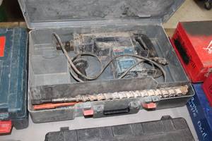 Bosch 11232EVS Rotary Hammer Heavy Duty  with Plastic Case, Accessories