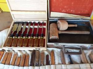 lot 16 image: Wood Chisels