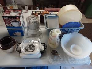 lot 29 image: Large Lot Of Kitchen Related