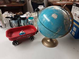 lot 40 image: Vintage Crams Globe (USSR), Toy Wagon