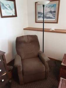 lot 61 image: Recliner Chair & Floor Lamp