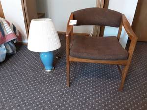 lot 62 image: Wood Frame Side Chair (Dunbar) & Blue Lamp With Shade