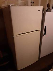 lot 68 image: Kenmore RefrigeratorFreezer