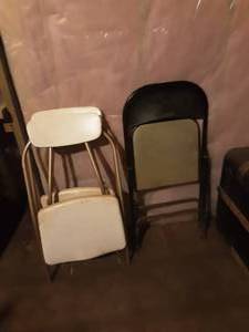 lot 78 image: 3-Folding Chairs
