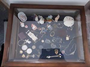 lot 83 image: Glass Display Table With Contents