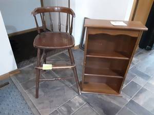 lot 104 image: Wood Stool & Wood Shelf