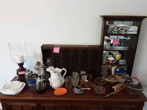 lot 103 image: Vintage Kitchen Wares, Decor, Tea Cup Shelf, Mirror Back Shelf, Rolling Pin, Oil Lamp