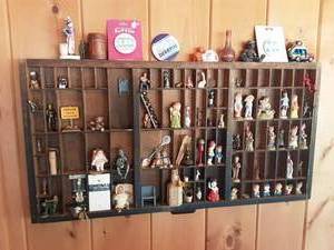 lot 109 image: Printers Tray With Miniature Collectibles