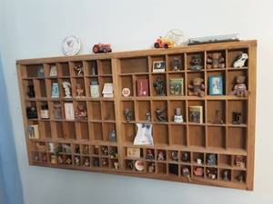 lot 114 image: Printers Tray With Miniature Collectibles