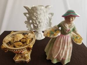3 Pieces Porcelain