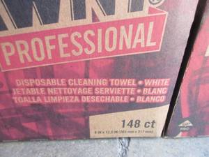 lot 36 image: Brawny Professional Towels