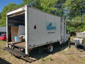 lot 8 image: 1997 Ford E450 Dually Box Truck