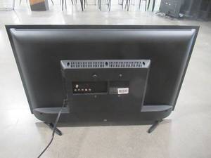 lot 215 image: Samsung Electronics 32 1080p Smart LED TV (2018), Black UN32N5300AFXZA