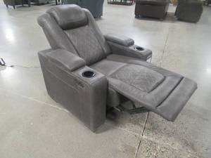 lot 304 image: Ashley Furniture HyllMont Recliner 9300313