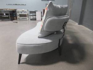 lot 323 image: Signature Design by Ashley Hollyann RTA Sofa 2440238