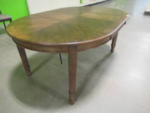 lot 87 image: Signature Design By Ashley Adinton Dining Room Extension Table, D677-35.