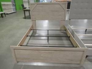 lot 98 image: Signature Design By Ashley Senniberg Queen Panel Bed, APK-1191QPB.