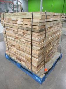 lot 122 image: WHOLESALE MIXED PALLET OF MISCELLANEOUS CUT LUMBER - Approximately 1 12 x 5 12 x 38 14