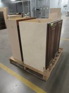 lot 137 image: WHOLESALE MIXED PALLET OF MISCELLANEOUS BASE AND WALL CABINETS