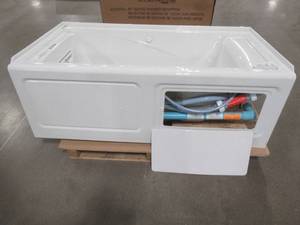 lot 140 image: American Standard EverClean 5 ft. x 32 in. Left Drain Whirlpool Tub in White, 2425LC-LHO.020