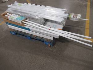 lot 176 image: WHOLESALE MIXED PALLET OF MISCELLANEOUS BATHROOM ACCESSORIES, CURTAIN RODS, AND MORE