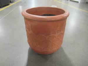 lot 277 image: Clay Planter 2756529