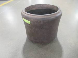 lot 278 image: Clay Planter 2756529