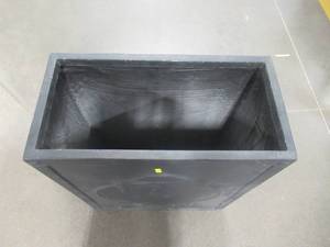 lot 280 image: Clay Planter 2756529
