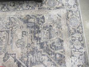 lot 361 image: Mixed Home Decor Items 2140430