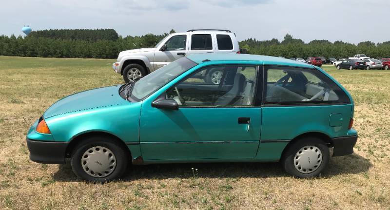 lot 4 image: 1993 GEO Metro