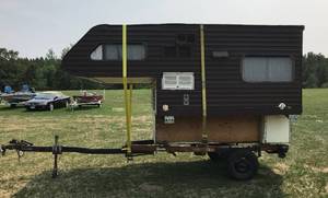 lot 3 image: Shasta Truck Camper